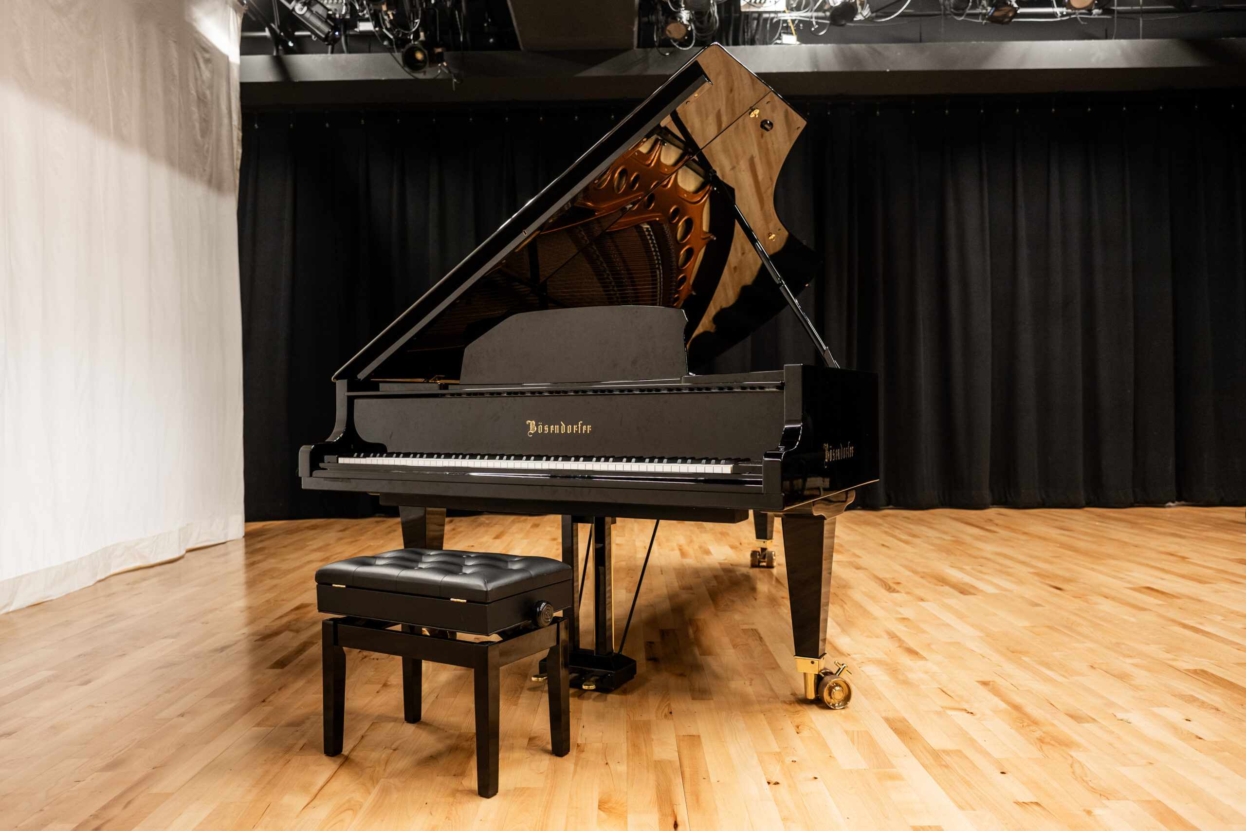 TapNight-space&teamJun2025-photobyDahliaKatz-9760